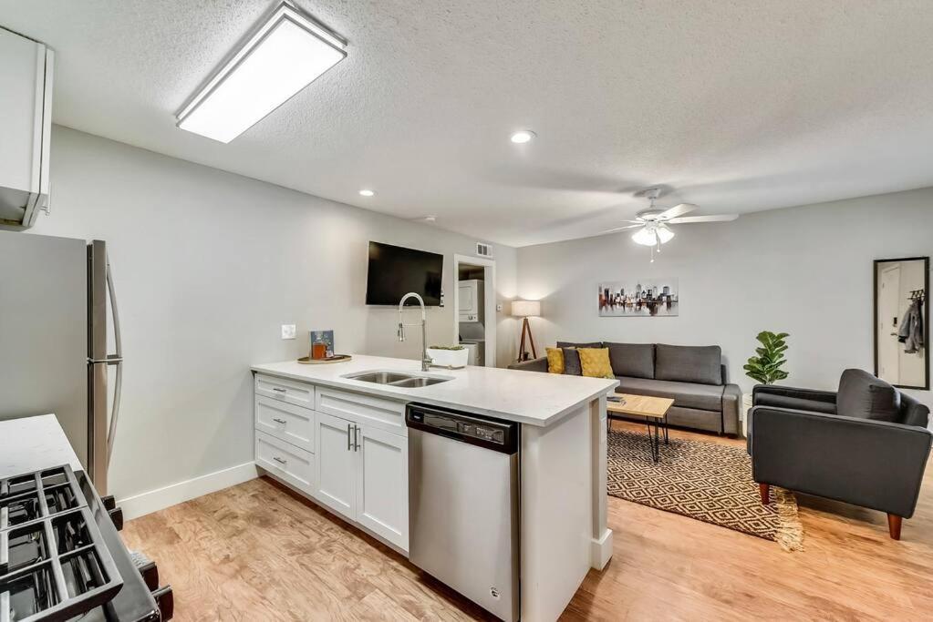 דירות דאלאס Hello Gorgeous Flat Near Downtown! מראה חיצוני תמונה